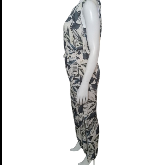 La Blanca Moment Of Zen Jumpsuit L White Gray Foliage Sleeveless Cover Up NEW - Picture 3 of 9